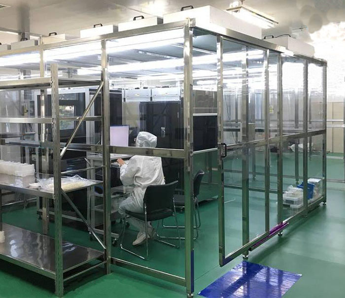 潔凈棚廣泛應用于電子、醫藥、食品、化妝品等行業,旨在為生產、實驗和研究提供無塵、無菌、恒溫恒濕的操作環境。 潔凈棚廣泛應用于電子、醫藥、食品、化妝品等行業,旨在為生產、實驗和研究提供無塵、無菌、恒溫恒濕的操作環境。